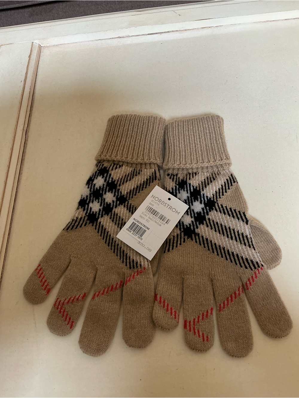 BEAUTIFUL BURBERRY CHECK CASHMERE BLEND GLOVES IN SAND  SIZE SMALL/MED